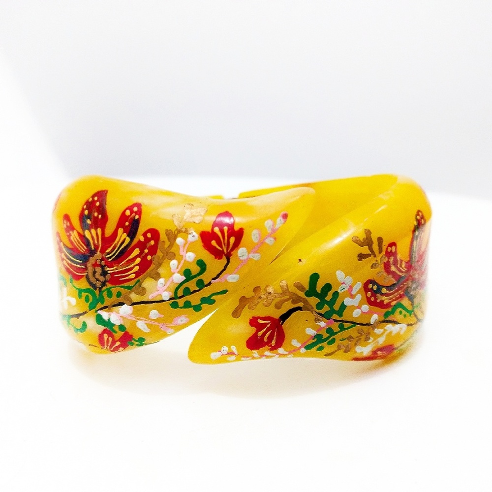 Vintage Hand-Painted & Signed Lucite Clamper Bracelet - Picture 7 of 8
